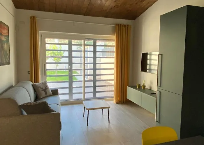 Villino Ancillotto With Garden And Parking Motorcycle Space *